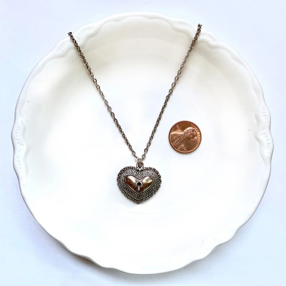 Rustic Sweet Heart Lock Pendant Necklace - Picture 2 of 4
